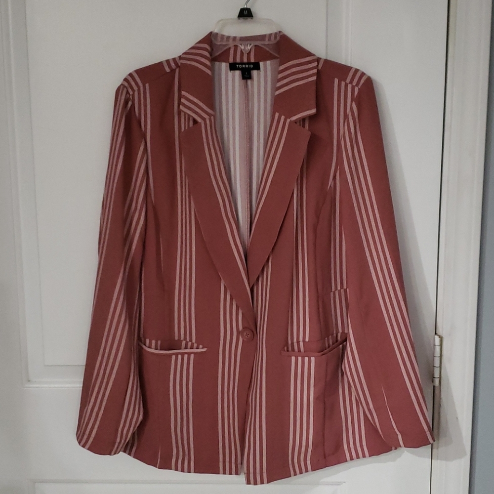 Beautiful Dusty Rose Blazer